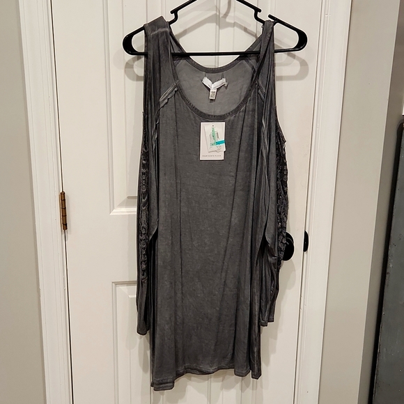 Casual open shoulder top - Picture 1 of 2